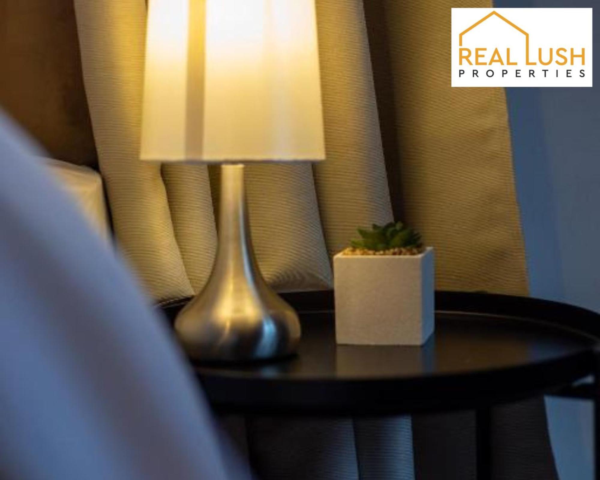 One-Bedroom Apartment By Real Lush Properties In Langsett Wolverhampton Esterno foto